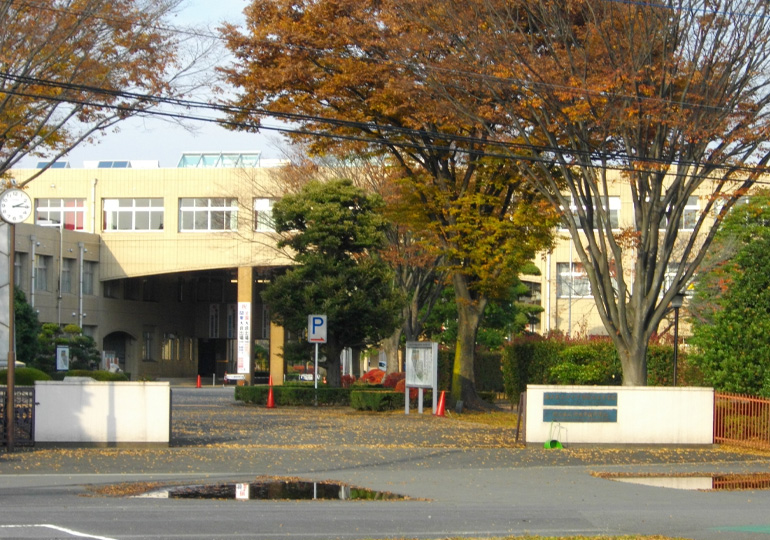 伊奈学園高校